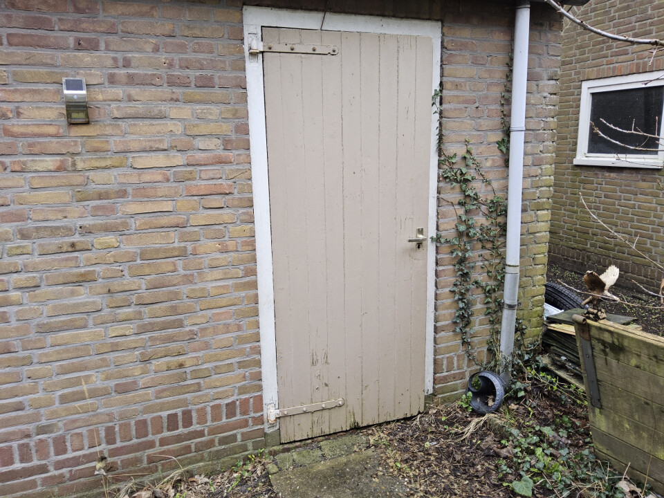 Buitenkozijn hout berging - Foto 1