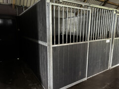 10 stuks nette paardenboxen met kunststof planken - Foto 2