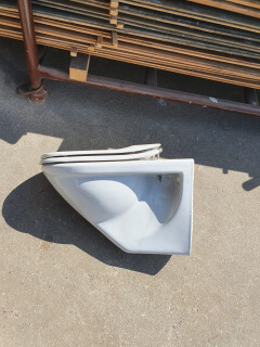 Hangend toilet met bril - 10701 - Foto 1