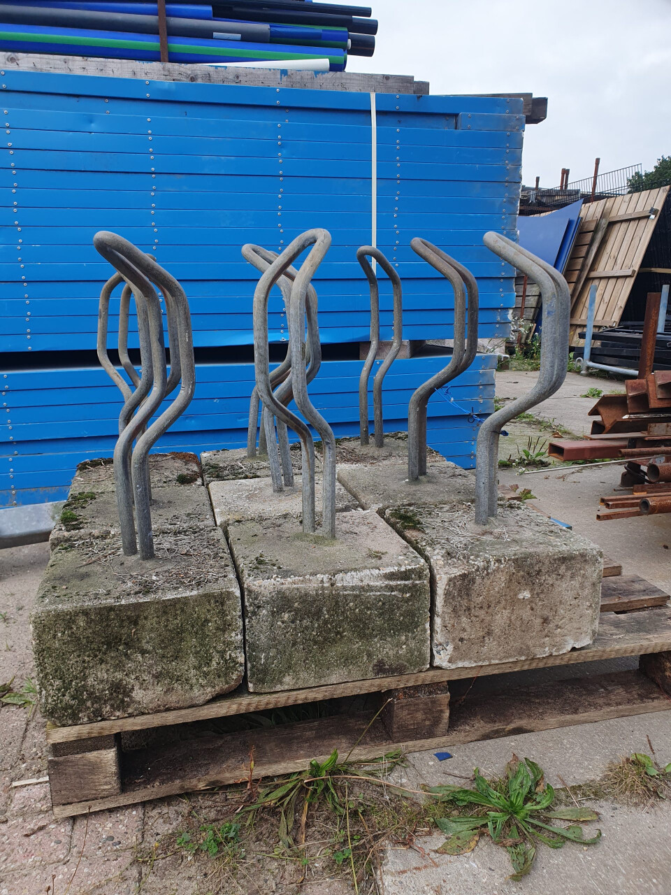 Fietsbeugel staal met betonblok - Foto 1