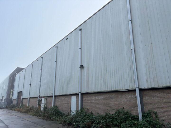 500+ m² PIR sandwich panelen van 760 en 600 cm lang (60 en 80 mm)