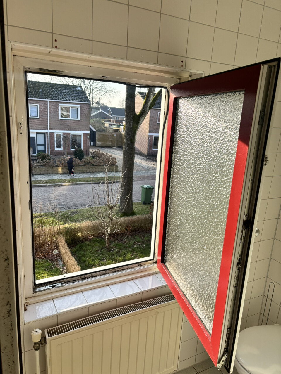 4 stuks Kumij kunststof draaikiep raamkozijnen (rood-wit met HR++ byzantijn glas)