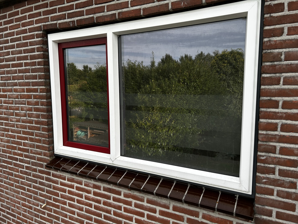 6 stuks Kumij kunststof vast-draaikiep raamkozijnen (rood-wit met HR++ glas)