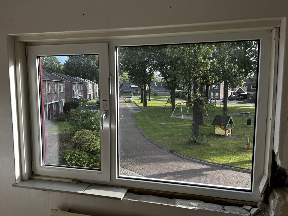 6 stuks Kumij kunststof vast-draaikiep raamkozijnen (rood-wit met HR++ glas) - Foto 2