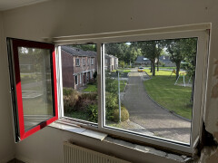 6 stuks Kumij kunststof vast-draaikiep raamkozijnen (rood-wit met HR++ glas) - Foto 6