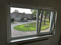18 stuks Kumij kunststof vast-draaikiep raamkozijnen (rood-wit of groen-wit met HR++ glas) - Foto 2
