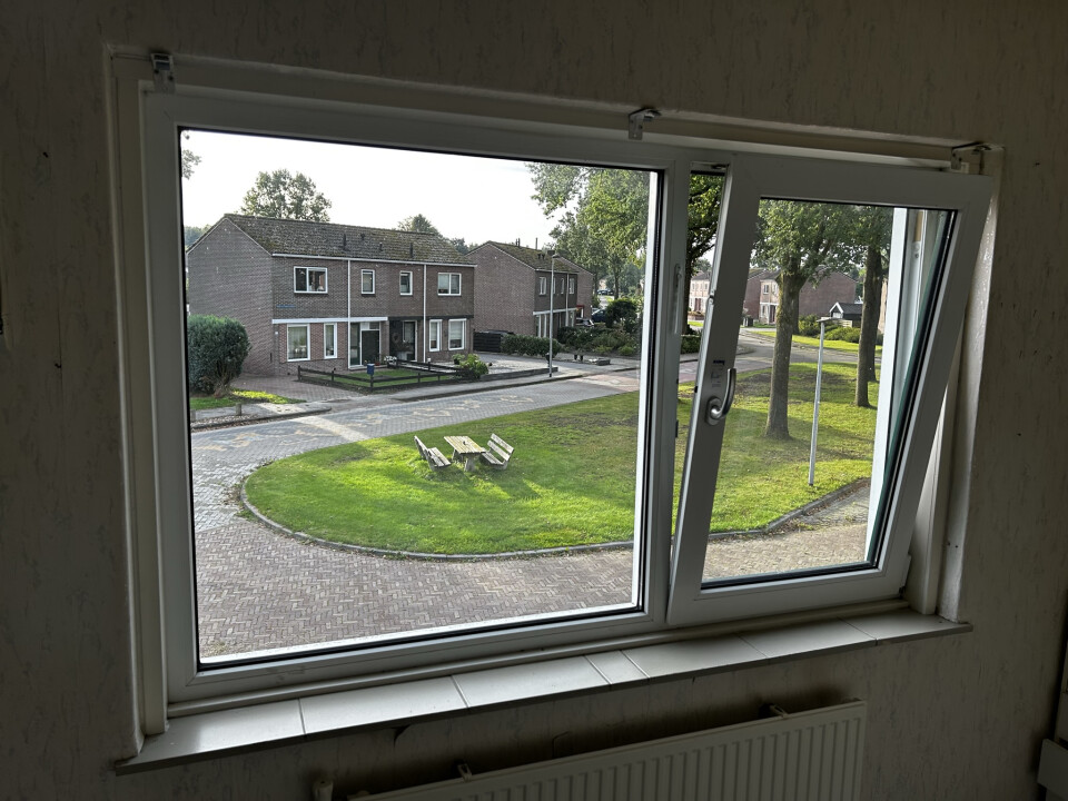 18 stuks Kumij kunststof vast-draaikiep raamkozijnen (rood-wit of groen-wit met HR++ glas) - Foto 2