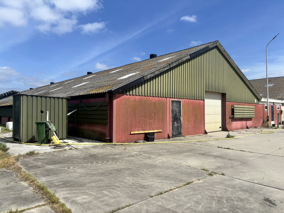 1.476 m² staalconstructie van 82 L x 18 B en 6,3 H in meters
