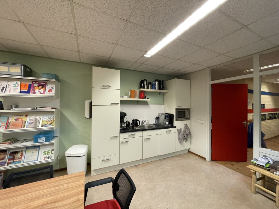 Beige keuken met apparatuur - Foto 3
