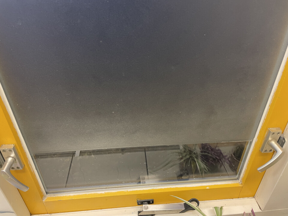 Kozijnen met sluitwerk en raamuitzetter - Foto 2