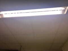 Diverse TL- lampen met roosters - Foto 1