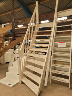 Rechte trap met leuning - Foto 1