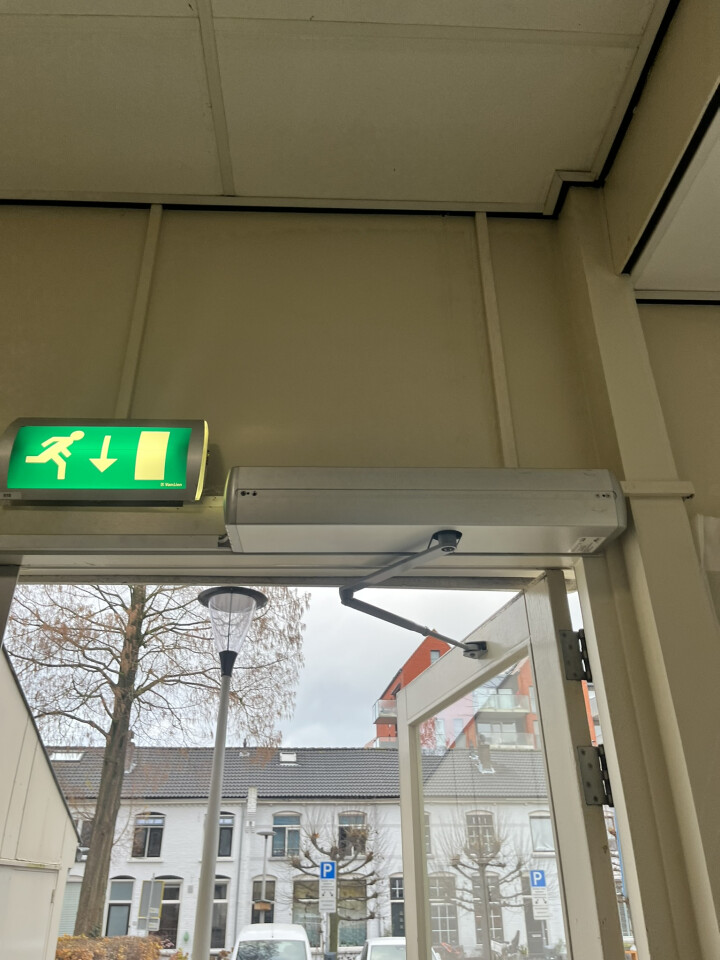Deurdrangers elektrisch  (zowel links- als  rechtsdraaiend)