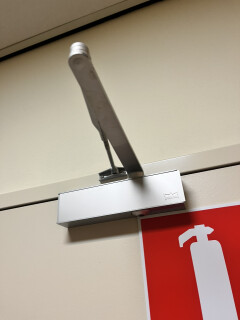 Deurdrangers mechanisch - Foto 1