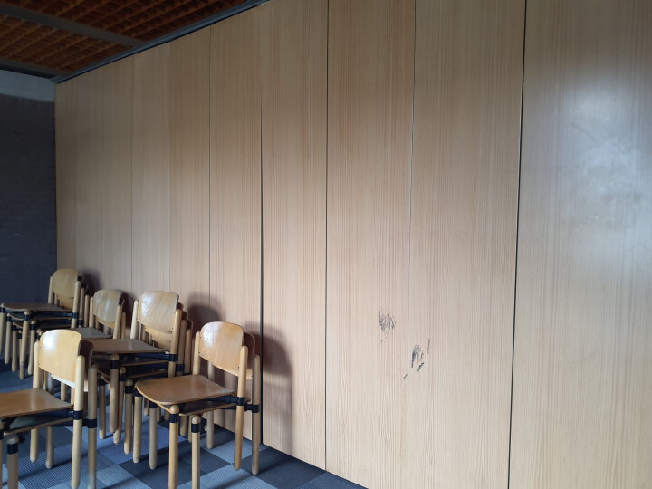 Systeemwand beweegbaar