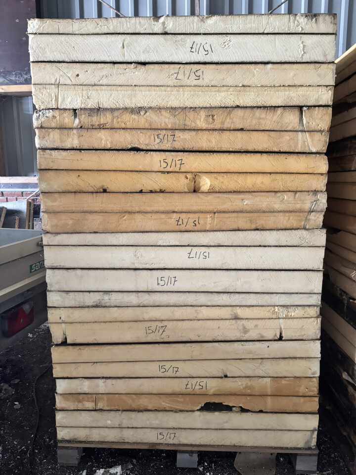 Vloer- en dakisolatie PIR platen 20 mm afschot 15/17 cm dik