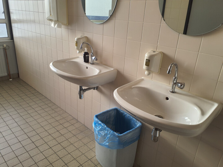 Wastafel- en wastrogcombinaties