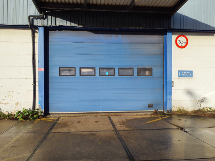 Garage- en bedrijfsbuitendeuren