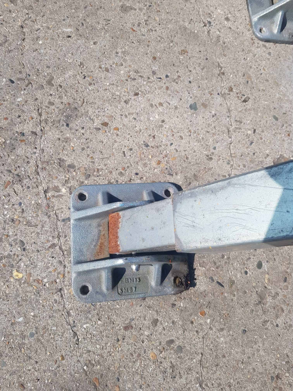 Betonnen en metalen straatmaterialen - Foto 4