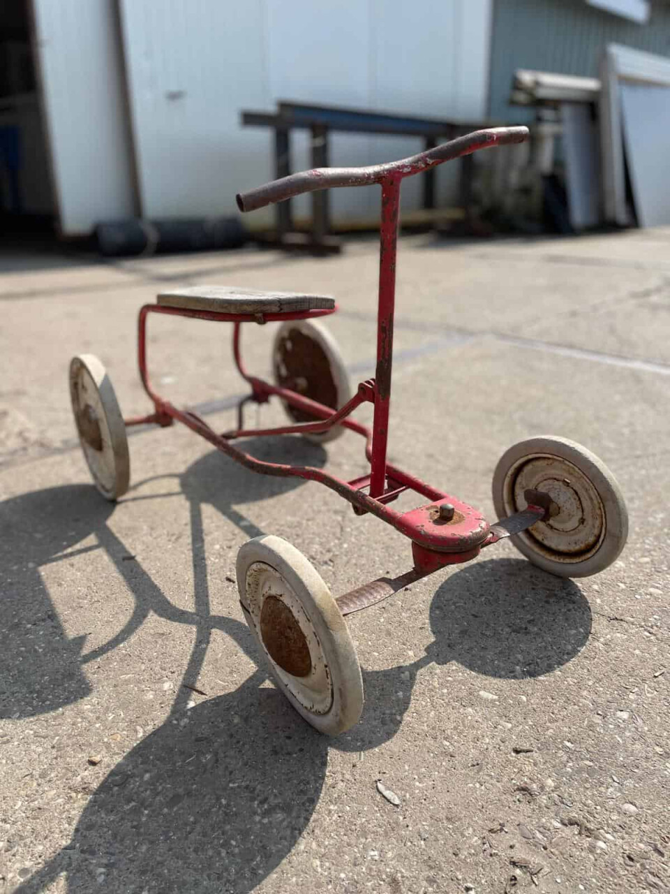 Ouderwets kinderfietsje - Foto 1