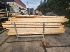 Vuren balken met spijkers - Foto 2