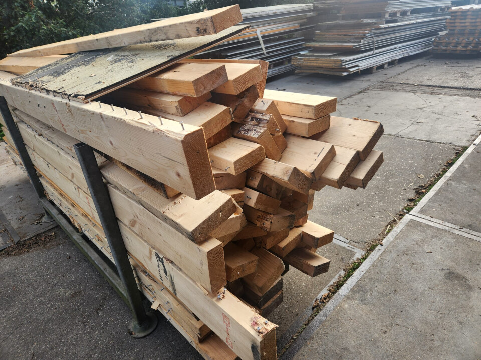 Vuren balken met spijkers - Foto 6