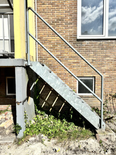 32 stuks gegalvaniseerde stalen trap / steektrap (150 cm H) - Foto 5