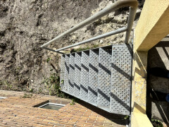 32 stuks gegalvaniseerde stalen trap / steektrap (150 cm H) - Foto 7