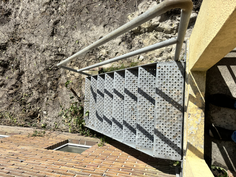 32 stuks gegalvaniseerde stalen trap / steektrap (150 cm H) - Foto 7