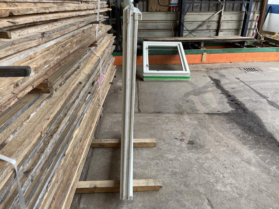 Gebruikte ramen 90 x 130 cm vast enkel glas - Foto 5