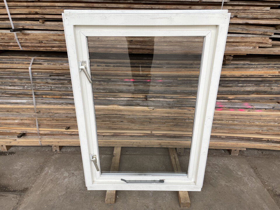 Gebruikte ramen 90 x 130 cm openslaand dubbel glas