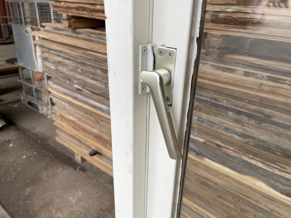 Gebruikte ramen 90 x 130 cm openslaand dubbel glas - Foto 5