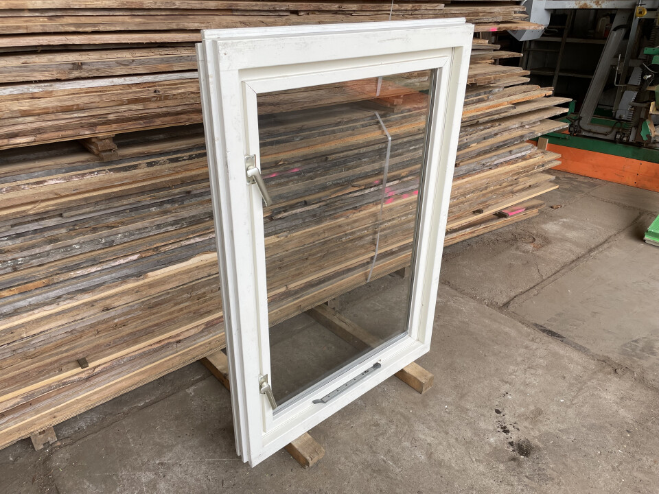 Gebruikte ramen 90 x 130 cm openslaand dubbel glas - Foto 6