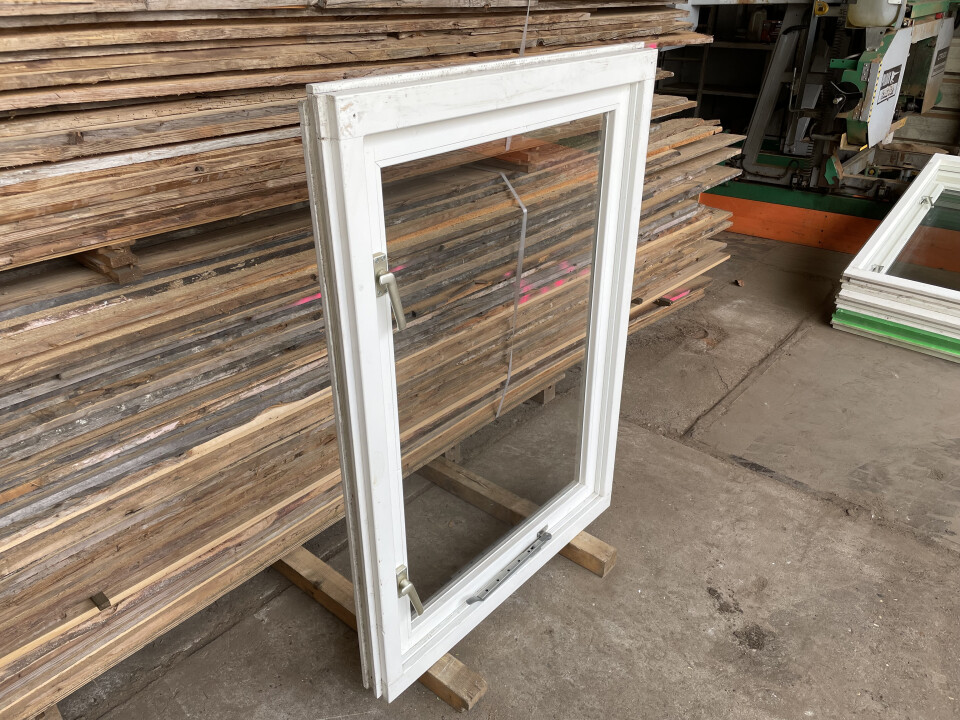 Gebruikte ramen 90 x 130 cm openslaand enkel glas zonder roede - Foto 4