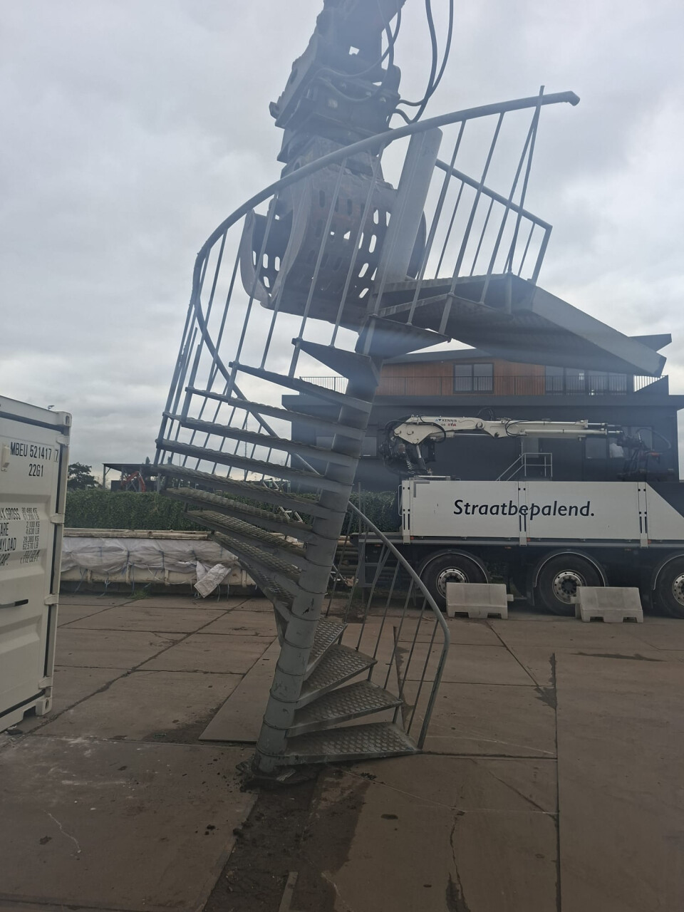 Gegalvaniseerde wenteltrap met platform - Foto 3