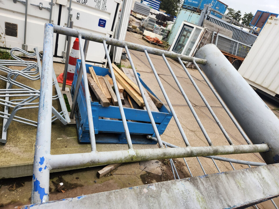 Gegalvaniseerde wenteltrap met platform - Foto 6