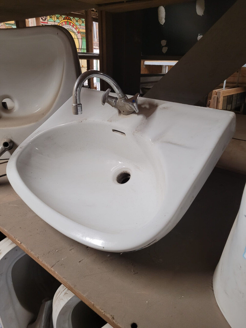 Wasbak rond middel