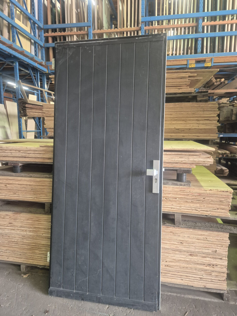 Hardhouten buitendeur met latten - 13157 - Foto 1