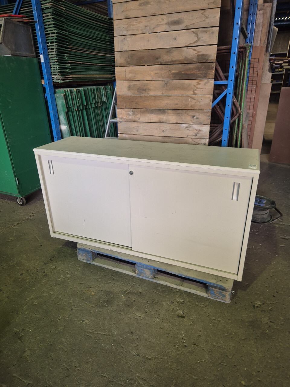 Lage Archiefkast - schuifdeuren - 150x75x46 cm - Foto 1