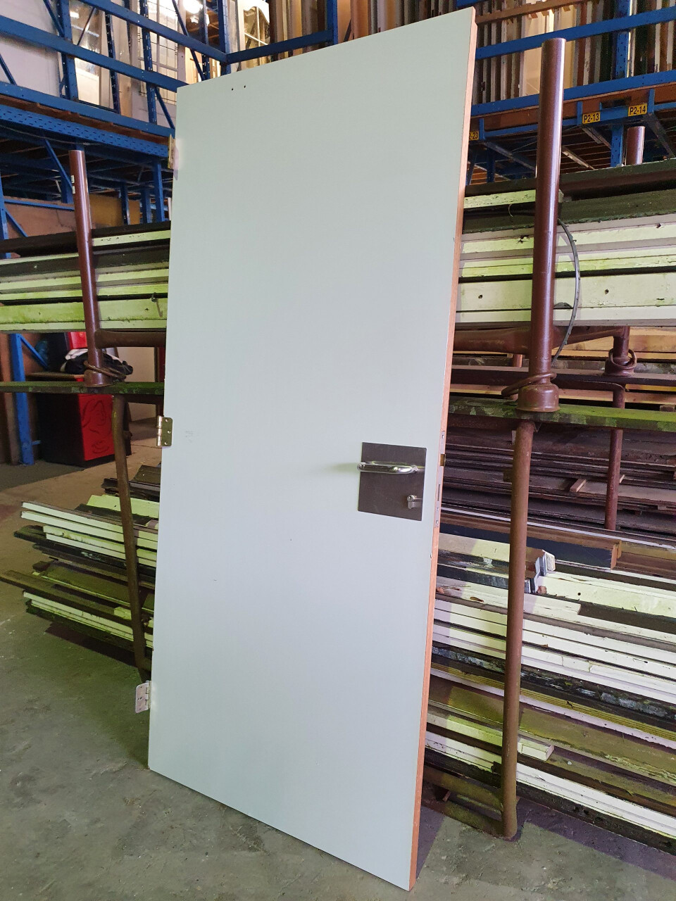 Binnendeuren uit kantoorgebouw - volle opdek deuren - Foto 1