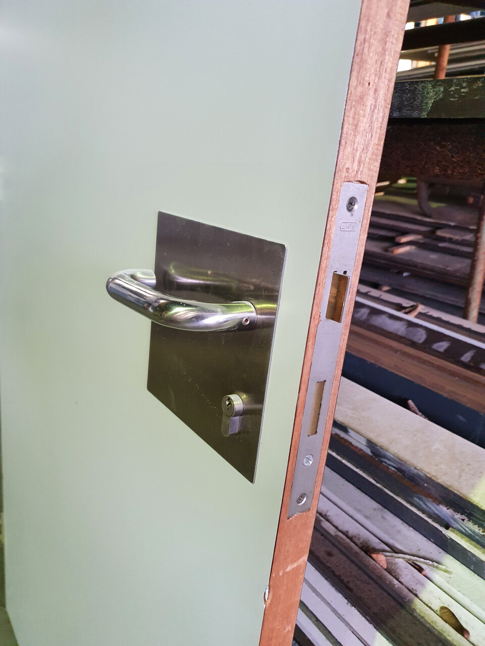 Binnendeuren uit kantoorgebouw - volle opdek deuren - Foto 3