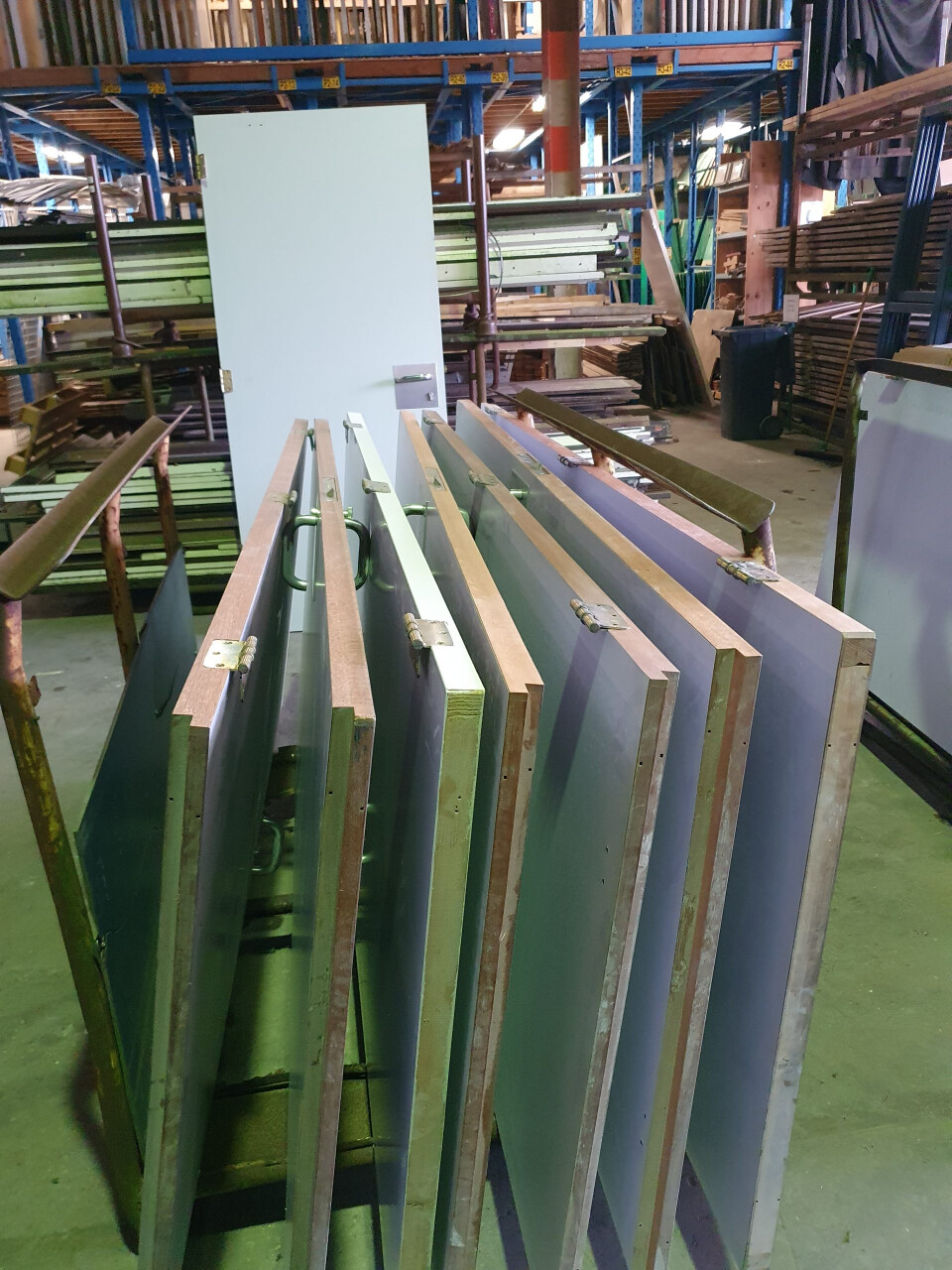 Binnendeuren uit kantoorgebouw - volle opdek deuren - Foto 4