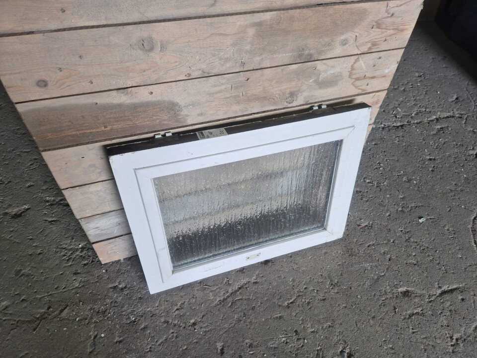 Klein kelder raampje - toilet raampje - 67x48,5 cm - Foto 2