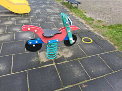 Speeltoestel op veer - Foto 1