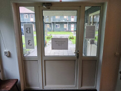 Kunststof buitenkozijnen met deur - medio januari beschikbaar - Foto 1