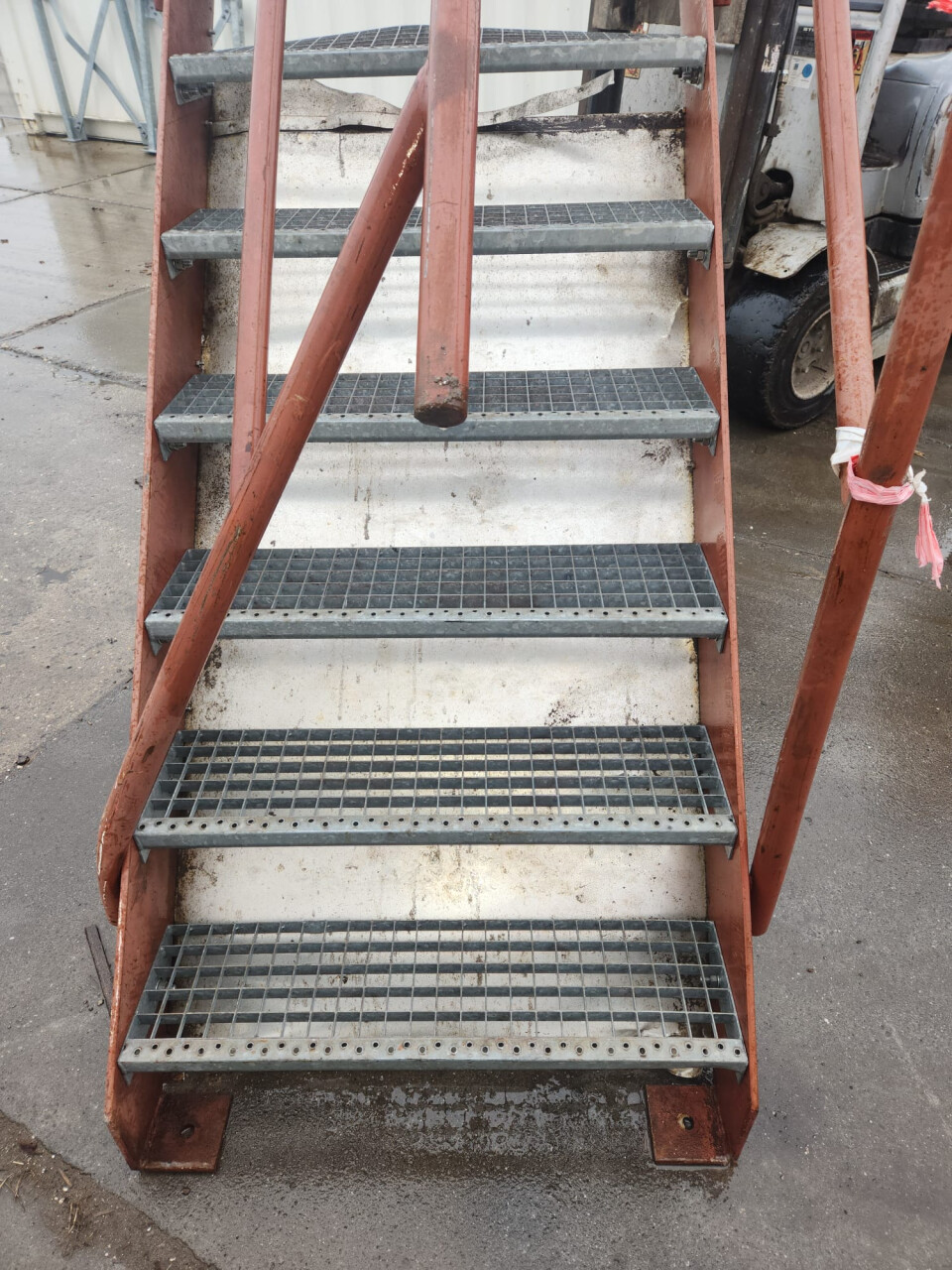 Stalen trap met schade - Foto 4