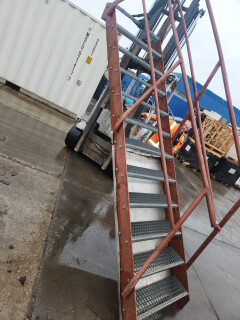 Stalen trap met schade - Foto 8