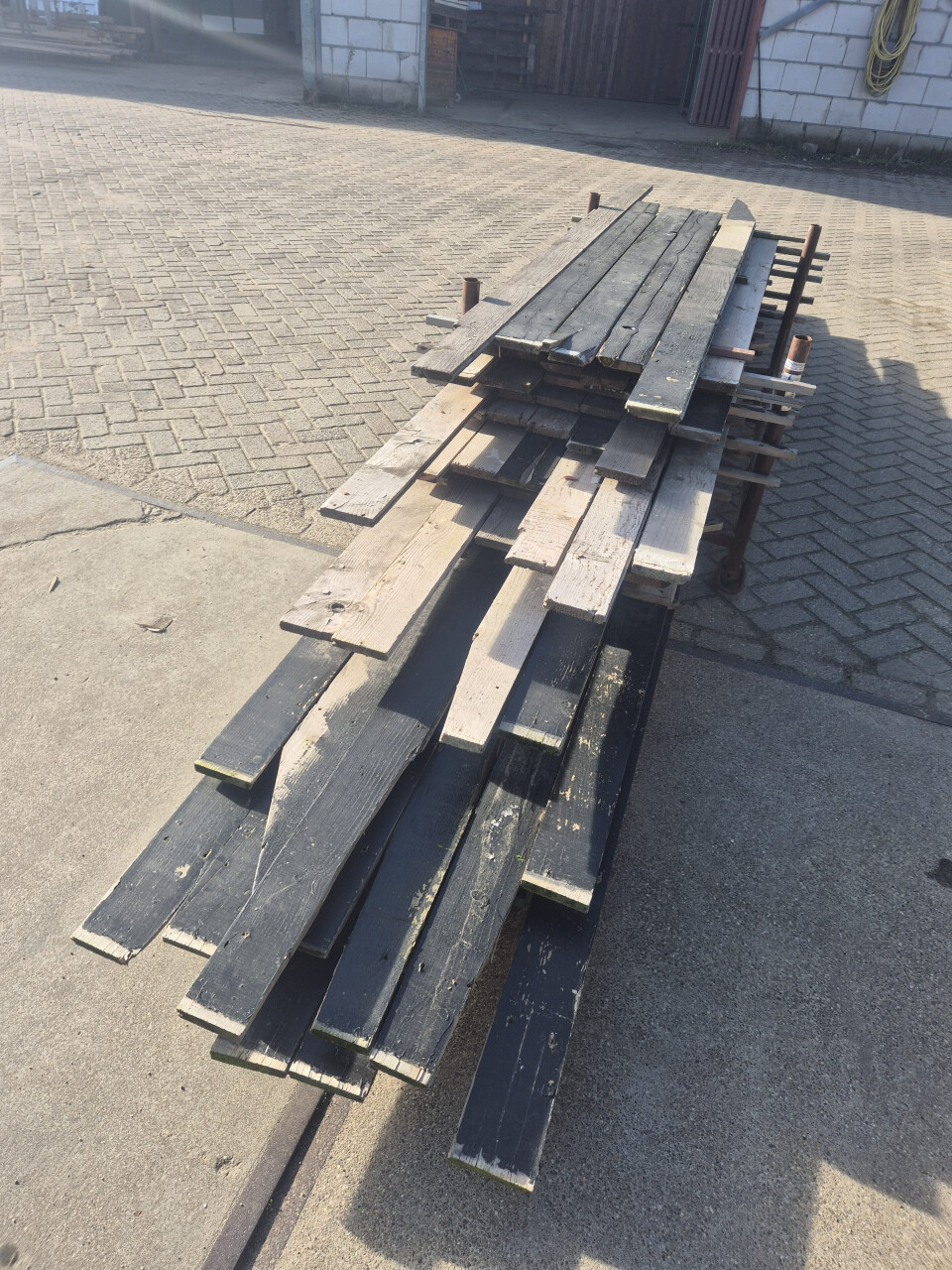 Partij planken mes en groef - zwart - 22 mm dik - Foto 3