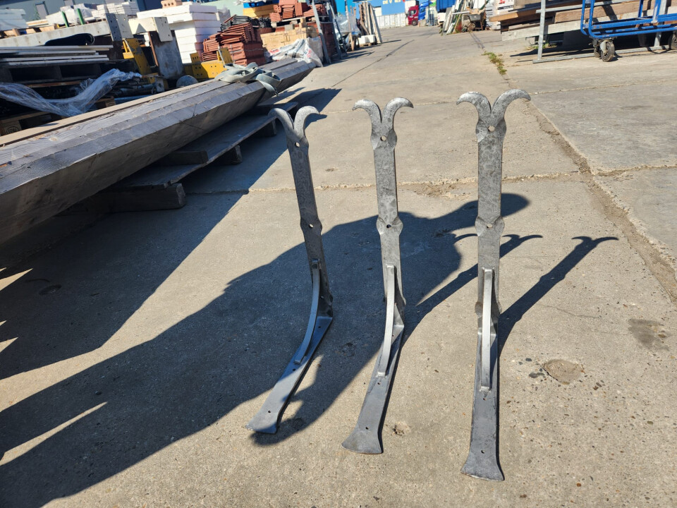 Hand gesmede hoekijzers