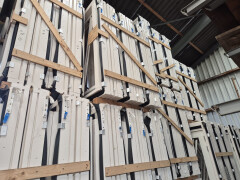 Nieuwe hardhouten Meranti kozijnen, zonder glas - Foto 11